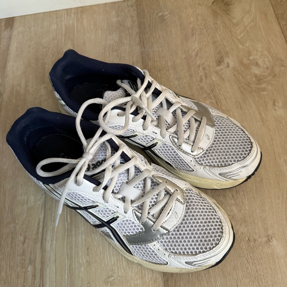 ASICS GEL-1130 sneaker women’s size 9 white cloud grey metallic - Picture 3 of 6